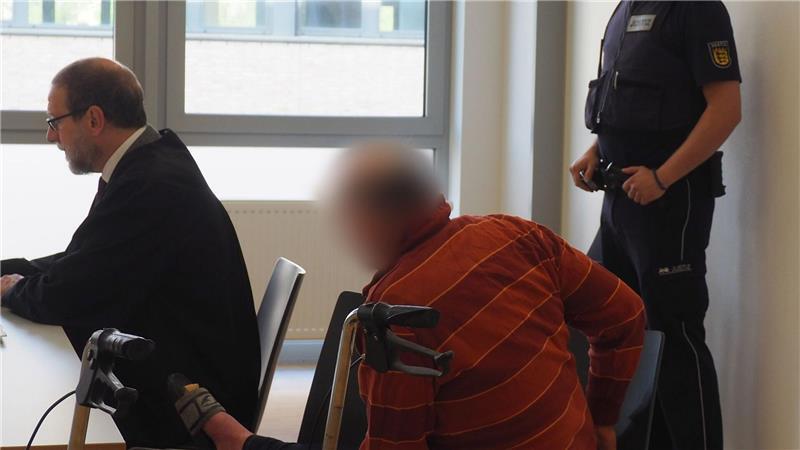 Ein Angeklagter wird wegen versuchten Mordes zu einer Haftstrafe verurteilt. (Archivbild)  