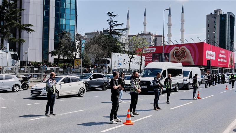 Schüsse vor Israels Konsulat in Istanbul - Ein Angreifer tot Ein Angreifer wurde getötet