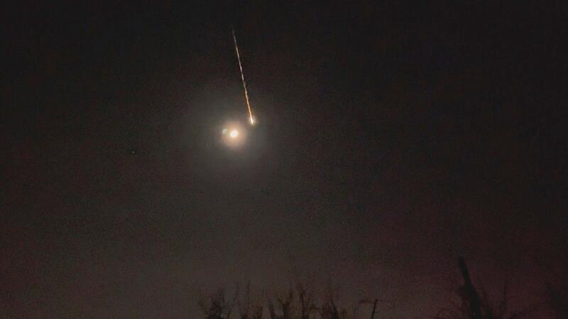 Spektakuläres Schauspiel: Asteroid verglüht nahe Berlin Ein Asteroid ist in der Nacht über Brandenburg beim Eintritt in die Atmosphäre verglüht.
