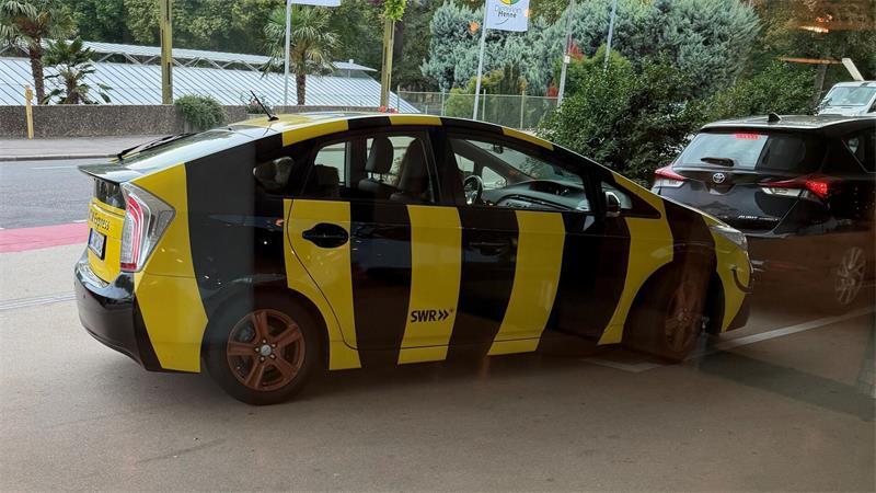Von der Turnhalle ins Fernsehen: Hannahs großer Traum wird wahr Das Tigerenten-Auto.