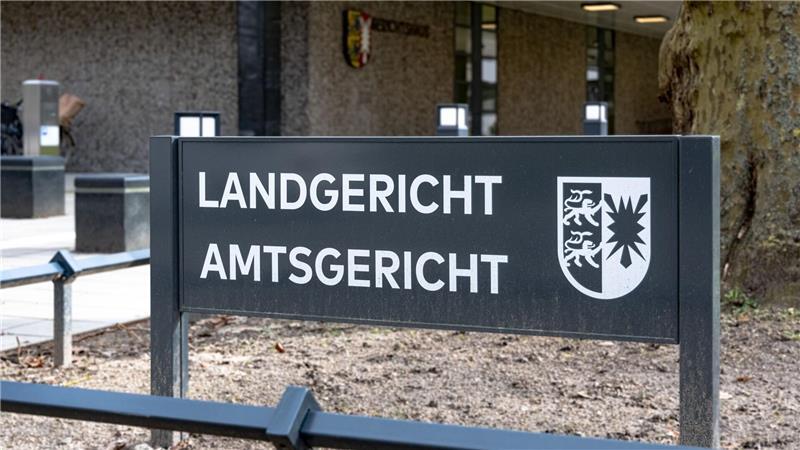 Autodieb zu mehrjähriger Haftstrafe verurteilt Ein Autodieb ist vom Landgericht Lübeck zu einer mehrjährigen Haftstrafe verurteilt worden. (Archivbild)