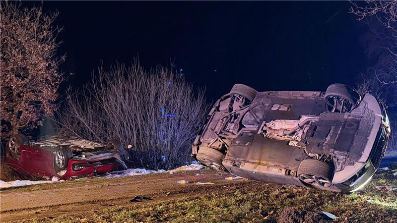 Ein Autofahrer rast in Tarmstedt vor einer Polizeikontrolle davon und verunglückt wenig später.