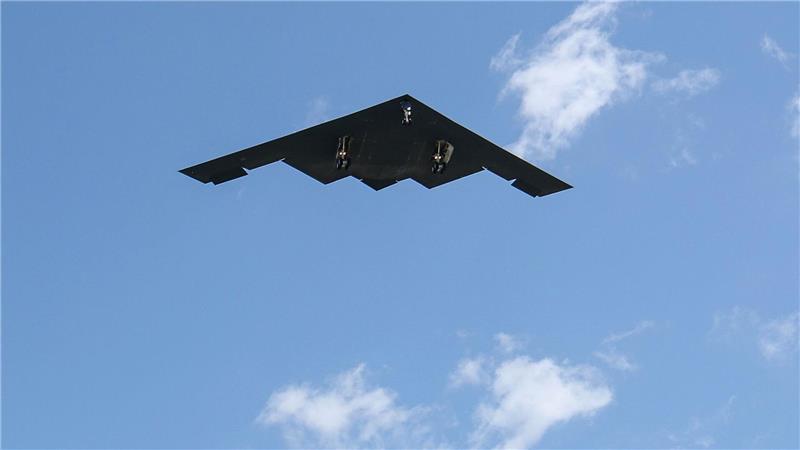 Bilder des Tages Ein B-2-Bomber landet auf der Whiteman Air Force Base in den USA bei seiner Rückkehr von einem massiven Angriff auf iranische Atomanlagen.