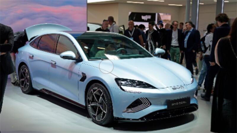 Ankunft im Norden: Chinas E-Automarke mischt die Branche auf Ein BYD-Fahrzeug bei der Auto- und Verkehrsmesse IAA in der Messe München im September vergangenen Jahres.