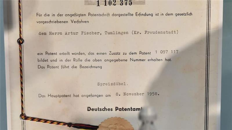 Ein Beispiel für die Kreativität feier Erfinder: Der von Anton Fischer entwickelte Spreizdübel 