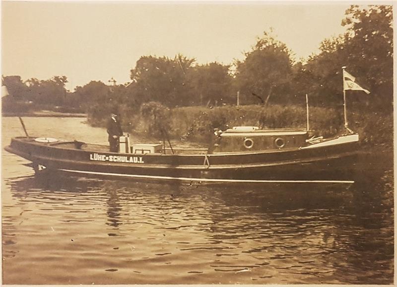 Ein Bild aus dem Jahre 1919 zeigt die Fähre „Lühe-Schulau I“. Foto: Archiv