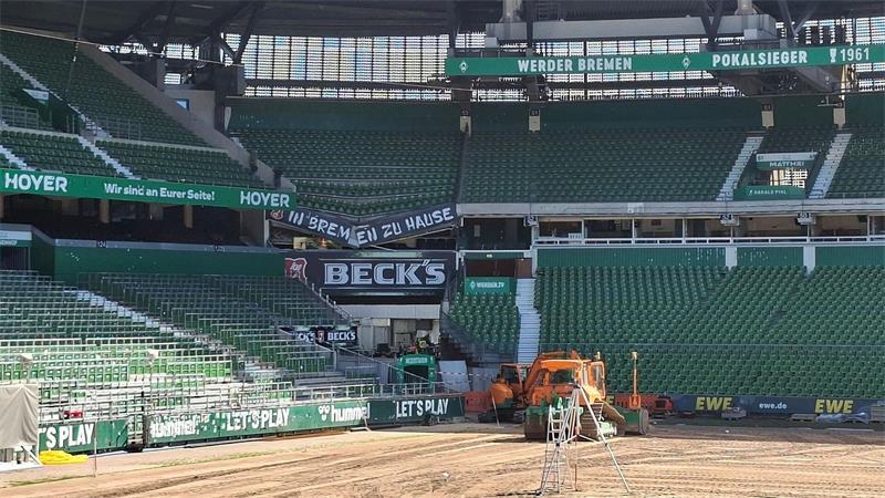Ein Blick auf den Schaden im Weserstadion.