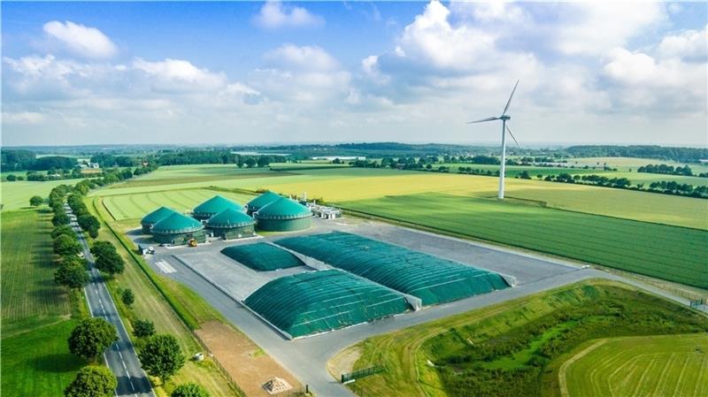 Ein Blick auf die Biogasanlage zwischen Grundoldendorf und Apensen aus der Vogelperspektive. Fotos: von Allwörden/Plorin