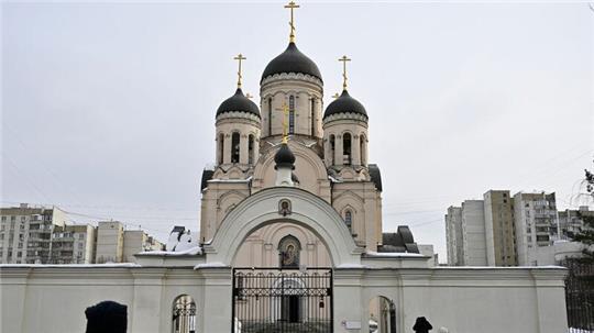 Ein Blick auf die Kirche, in der die Trauerfeier des russischen Oppositionsführers Alexej Nawalny stattfinden soll.