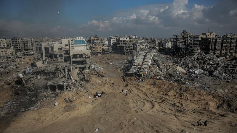 USA setzen im Nahen Osten auf Vergeltung und Abschreckung Ein Blick auf die Schäden im Bereich der Al-Maqousi-Türme, des Al-Mashtal-Hotels und der Al-Khalidi-Moschee nach dem Rückzug der israelischen Armee aus dem Norden der Stadt Gaza.