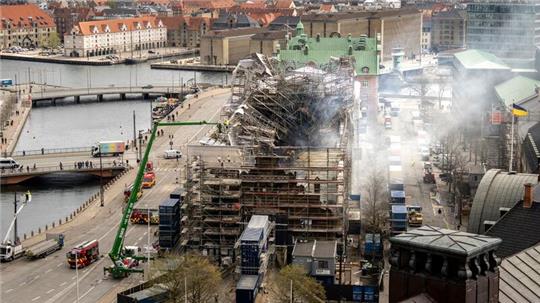 Ein Blick auf die Überreste der alten Börse in Kopenhagen.