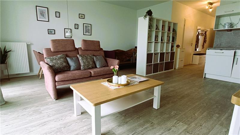 Nach Insolvenzen: Fünf Jahre Wohnpark Fredenbeck mit Höhen und Tiefen Ein Blick in die Ein-Zimmer-Musterwohnung mit Küchenzeile, Bad und Hauswirtschaftsraum.