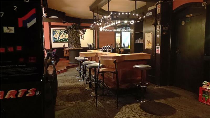 Neue Ideen für Stader Bar Alchimist: Singende Wirtin legt los Ein Blick in die urige Bar, die für Events gemietet werden kann.