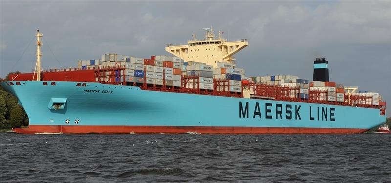Ein Containerschiff der Superlative: Der Megaboxer „Maersk Essex“ kommt nach Hamburg. Foto Hasenpusch
