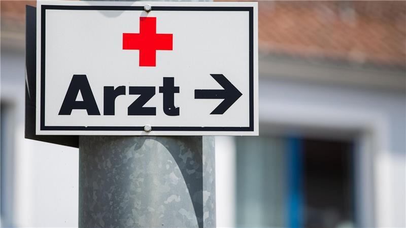 Ein Drittel der Mediziner ist über 55 Jahre alt, ihre Stellen werden bald frei. (Symbolbild)