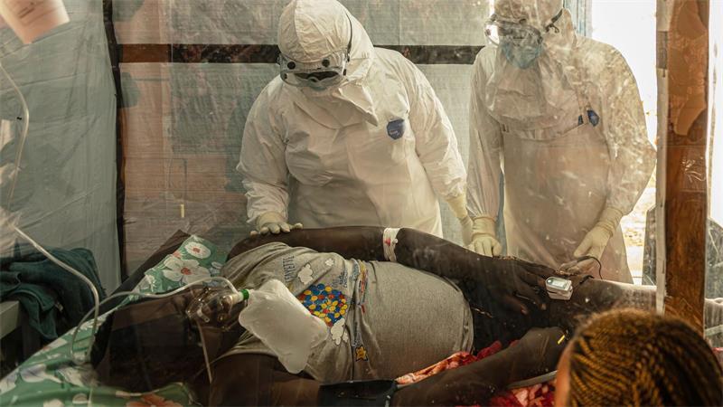 Ein Ebola-Patient wird in einem Gesundheitszentrum der Provinz Ituri behandelt. (Archivbild)