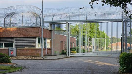 Ein Eingang zur JVA in Meppen.