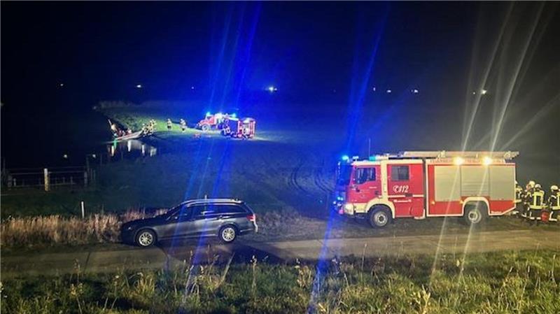 Ein Einsatz von vielen für die Nordkehdinger Ortswehren in 2025: Mitte November suchten die Retter gemeinsam mit Einsatzkräften der DLRG nach einer Person in der Elbe.