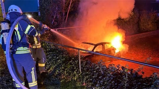 Ein Elektro-Porsche ist in Zeven komplett ausgebrannt.