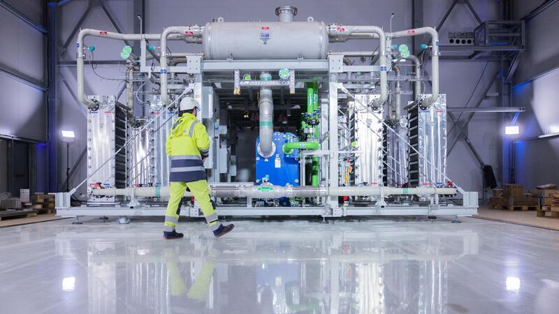 Ein Elektrolyseur für die Herstellung von grünem Wasserstoff bei Air Liquide in Oberhausen.