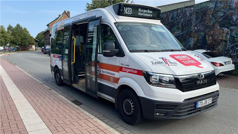 Flexibel Busfahren wie in Hamburg? Horneburger sollen es testen Ein Erfolgsmodell: Über 400 Passagiere transportiert der Horneburger Bürgerbus im Monat.