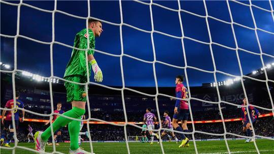 Ein Ex-Nationalspieler rät Torwart Marc-André ter Stegen zum Weggang aus Barcelona. 