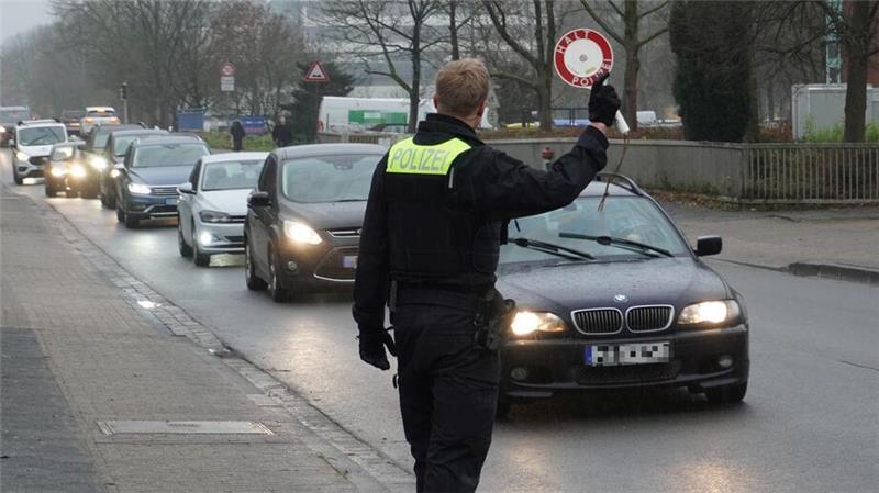 Ein Fahrer flüchtete am Donnerstag vor einer Polizeikontrolle in Stade.