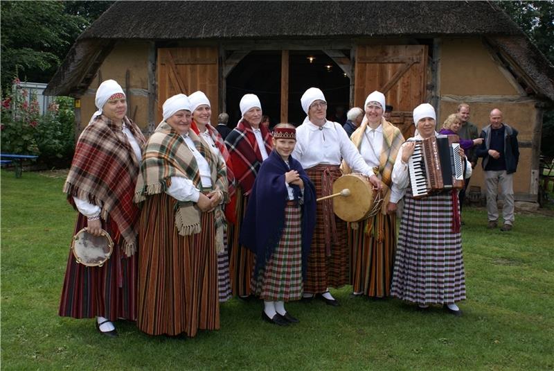 Ein Foto vom ersten Besuch der der Lettgallen im Museumsdorf in Bliedersdorf 2011. Archivfoto: Jochim