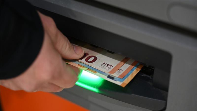 Ein Geldautomat ist in Hamburg-Bramfeld aufgesprengt worden (Symbolbild).