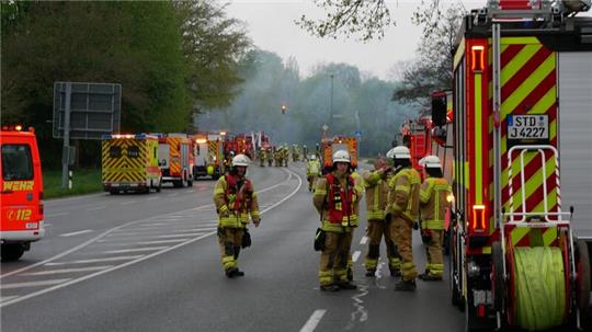 Ein Großaufgebot an Einsatzkräften war auf der B73 unterwegs.