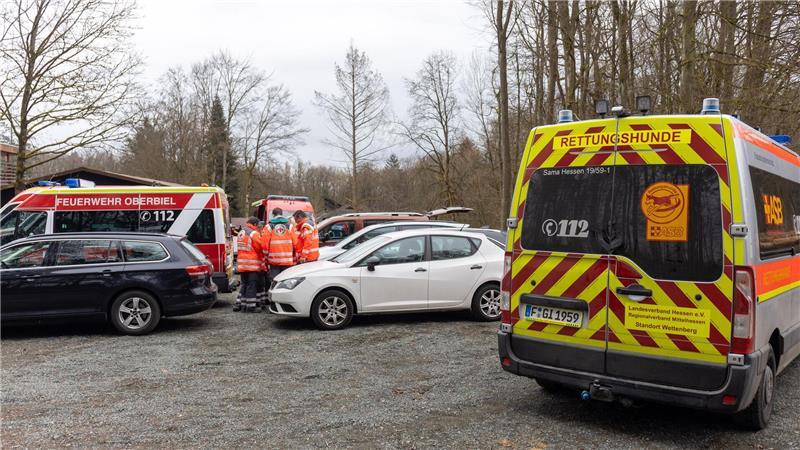 Ein Großaufgebot von Einsatzkräften sucht auch am Mittwoch nach einem vermissten sechsjährigen Jungen in Weilburg.