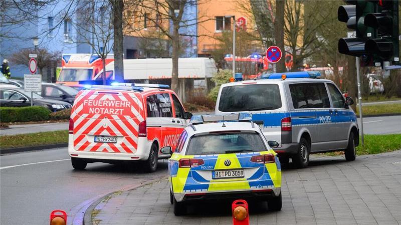 38-Jähriger verschanzt sich – Mehrfamilienhäuser evakuiert Ein Großaufgebot von Polizei und Rettungsdienst rückte aus.