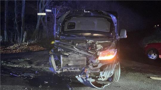 Ein Hamburger Autofahrerin hat offenbar eine Harsefelderin beim Abbiegen übersehen. Es kam zum Crash.