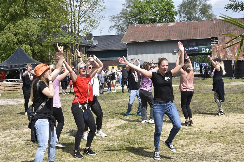 Ein Hauch von Mallorca: Ballermann-Party in Griemshorst.
