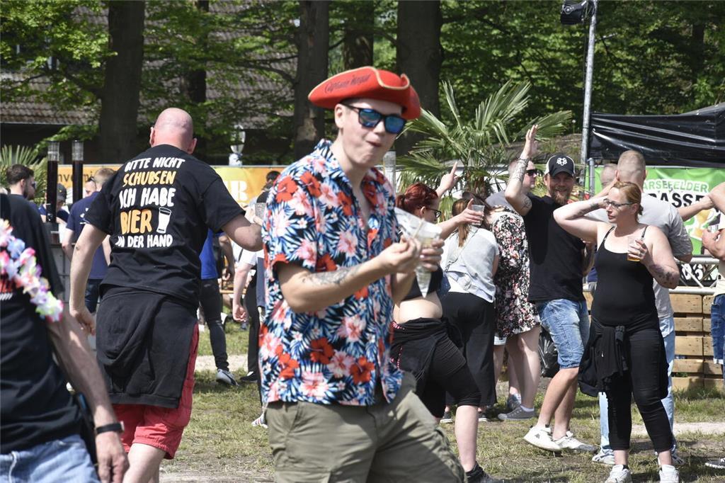 Ein Hauch von Mallorca: Ballermann-Party in Griemshorst.