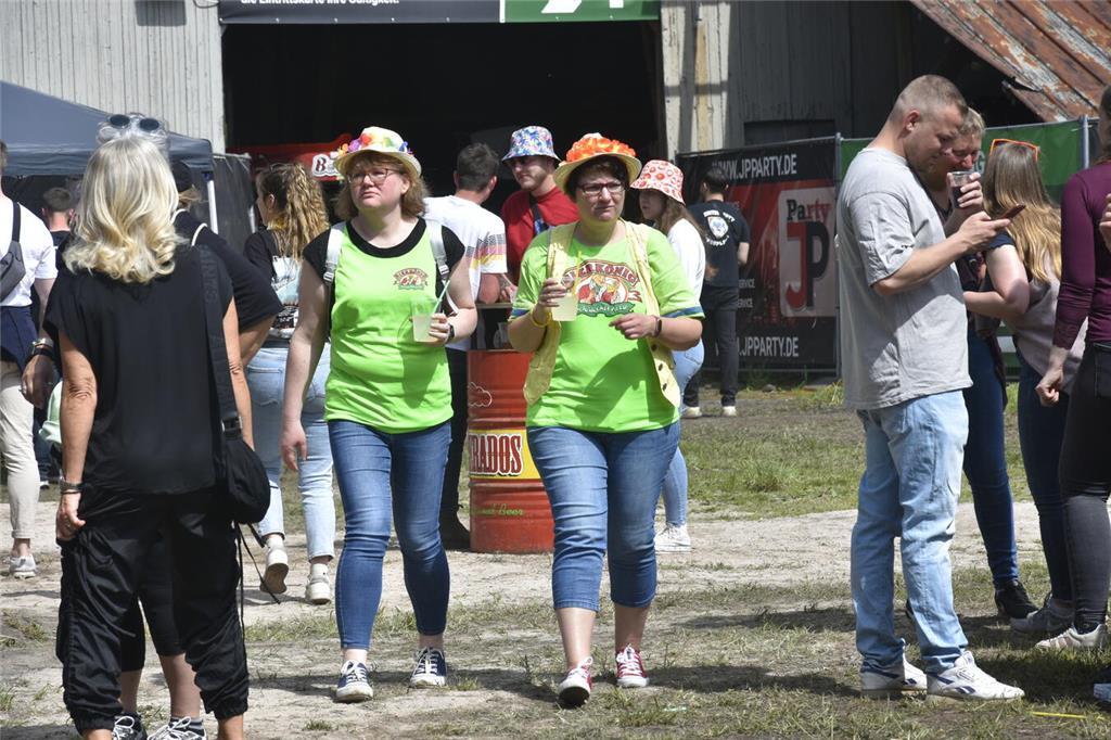 Ein Hauch von Mallorca: Ballermann-Party in Griemshorst.