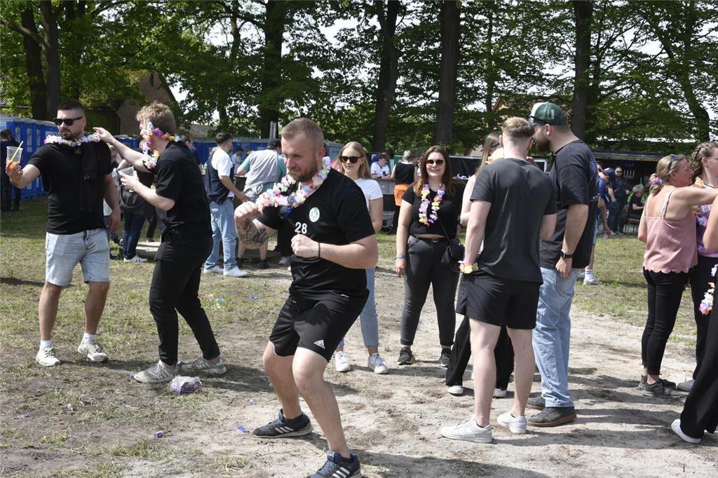 Ein Hauch von Mallorca: Ballermann-Party in Griemshorst.