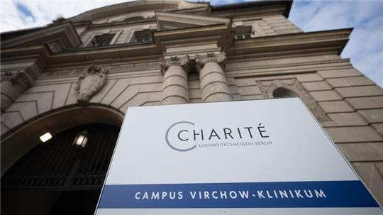 Ein Herzmediziner der Berliner Charité ist zu einer Haftstrafe verurteilt worden.