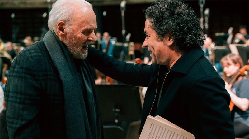 „Life Is A Dream“: Anthony Hopkins veröffentlicht Album Ein Hollywood-Star und ein Star-Dirigent.
