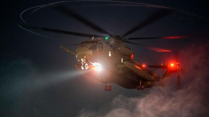 Ein Hubschrauber mit von der Hamas freigelassenen israelischen Geiseln landet auf dem Sheba Medical Center in Ramat Gan.