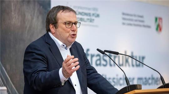 Ein Infrastrukturfonds könne nur dann effektiv sein, wenn es gelinge, die Investitionen klar zu priorisieren, sagt Oliver Krischer.