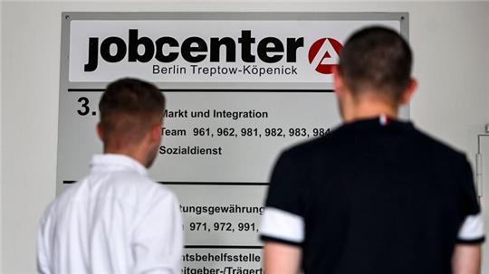 „Ein Integrationsturbo für Geflüchtete und Sparpolitik bei den Jobcentern passen nicht zusammen“, sagt Städtetag-Hauptgeschäftsführer Helmut Dedy.