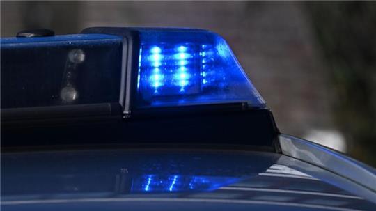 Ein Kindersitz auf einem Feldweg hat im Kreis Ostholstein eine große Suchaktion ausgelöst. Dann die Entwarnung: Der Kindersitz war für die Sperrmüllsammlung bestimmt.
