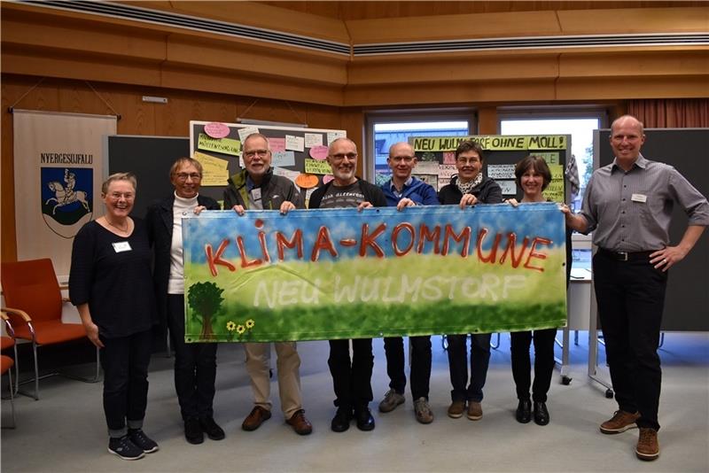 Ein Klimateam aus verschiedenen Akteuren gab mit dem ersten Klimaforum den Startschuss zur Entwicklung der Klima-Kommune Neu Wulmstorf (von links): Kerstin Münnich-Krüger, Renate Martens-Hoppe, Initiator Peter Boser, Joachim Franke, Stephan