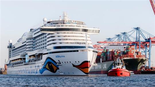 Ein Kreuzfahrtschiff steckt wegen des Wetters in Hamburg fest. (Archivbild)