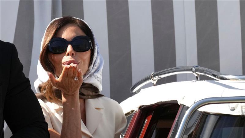 Party, Party, Party: Bezos und Sánchez feiern weiter Ein Kussmund für die Paparazzi: Lauren Sánchez.