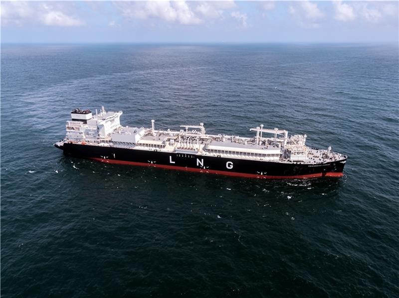 Ein LNG-Tanker transportiert das stark gekühlte und damit flüssige Erdgas.