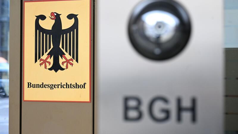 BGH verhandelt zu Wohnungseigentümer-Versammlungen Ein Landgericht hatte Beschlüsse in einem Fall für nichtig erklärt, weil das individuelle Recht eines jeden Wohnungseigentümers auf persönliche Teilnahme an einer Eigentümerversammlung verletzt worden sei. Nun befasst sich der Bundesgerichtshof (BGH) mit der Sache.