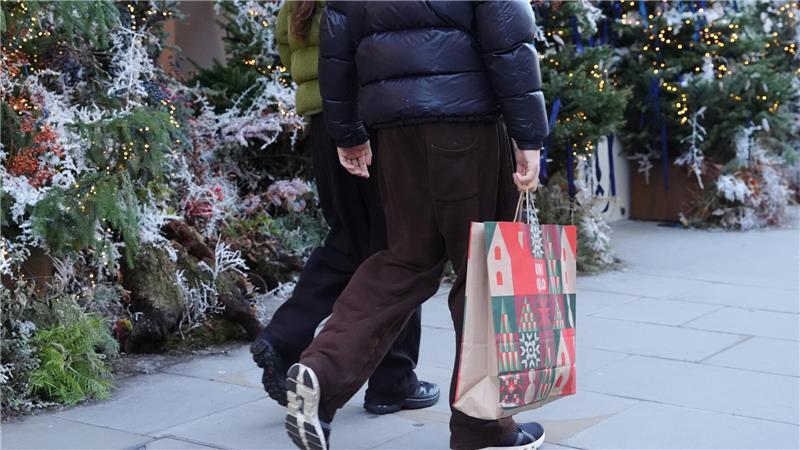 Ein Last-Minute-Geschenk an Heiligabend kaufen? Das geht nur bis 14 Uhr.