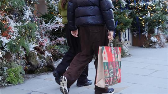 Ein Last-Minute-Geschenk an Heiligabend kaufen? Das geht nur bis 14 Uhr.